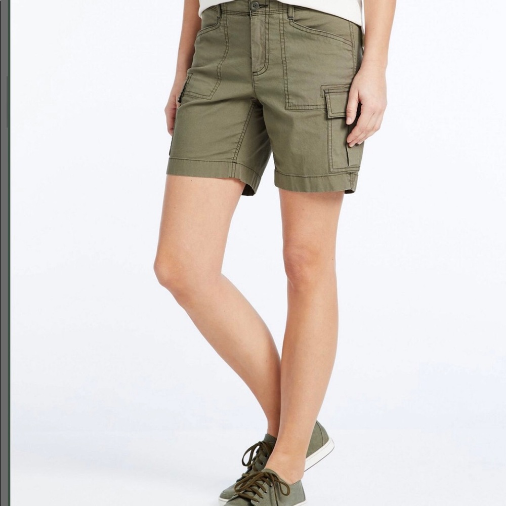 LL Bean Women’s Favorite Fit Stretch Canvas Cargo Shorts Size 10 Olive Green